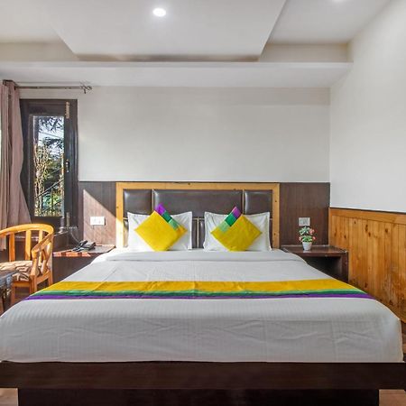 Itsy Hotels Avantika With Forest View Simlá Kültér fotó