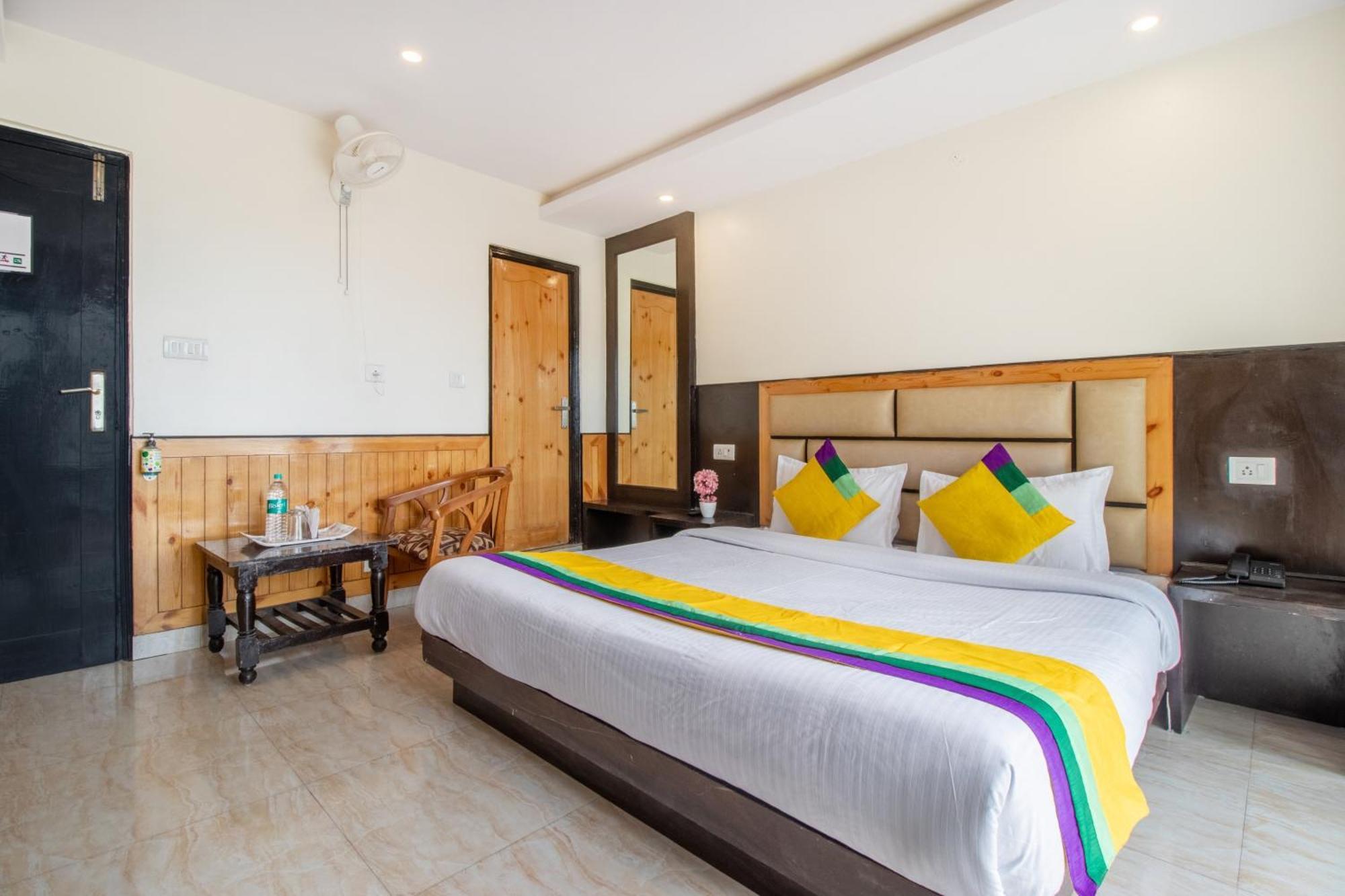 Itsy Hotels Avantika With Forest View Simlá Kültér fotó