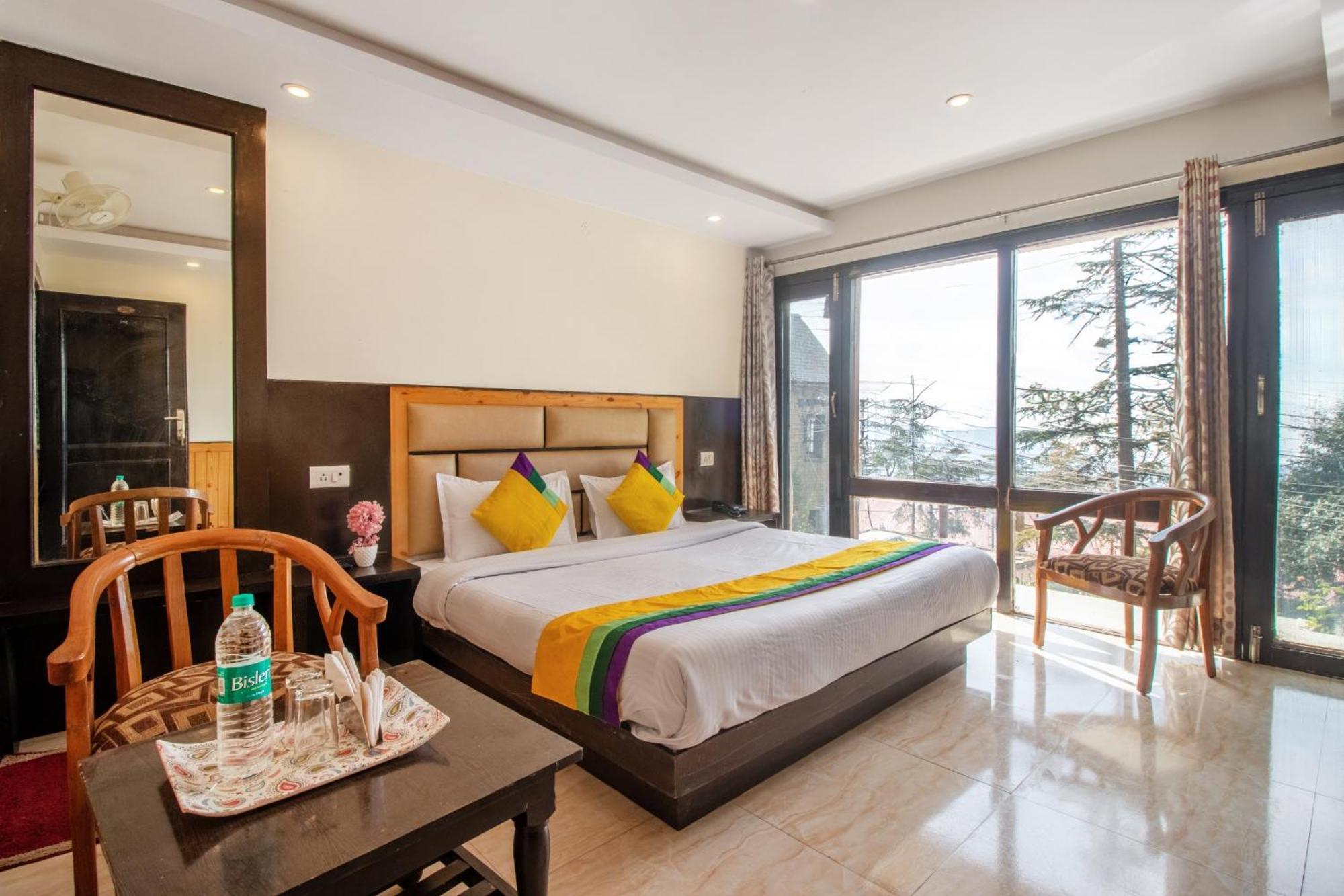 Itsy Hotels Avantika With Forest View Simlá Kültér fotó