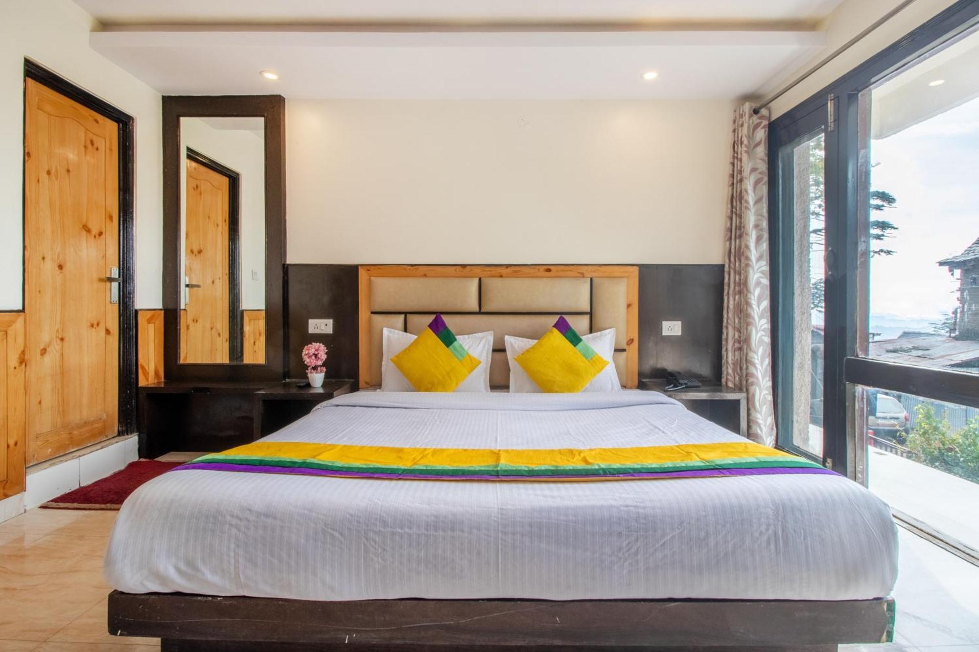 Itsy Hotels Avantika With Forest View Simlá Kültér fotó